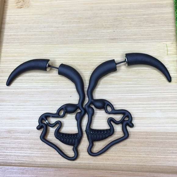 Black Silhouette Skull Earrings - Picture 5 of 8